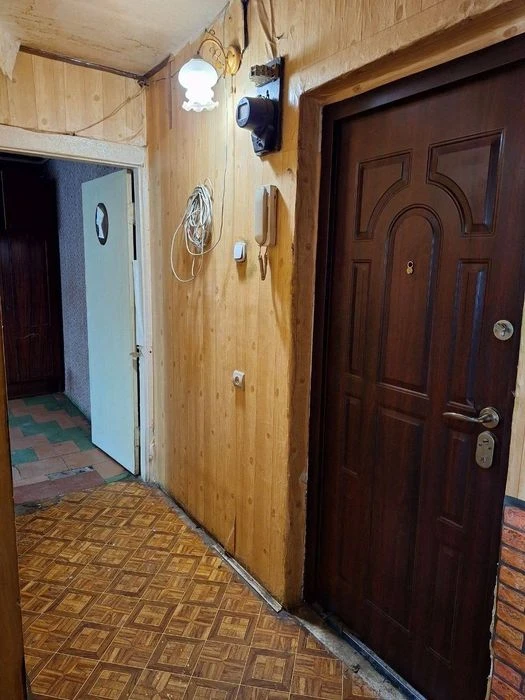 Продам 2к.кв ж/м Красный Камень,Покровский