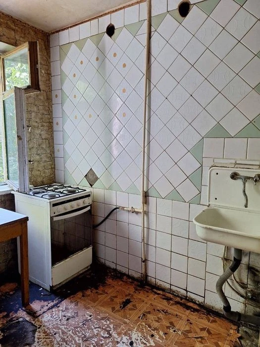 Продам 2к.кв ж/м Красный Камень,Покровский