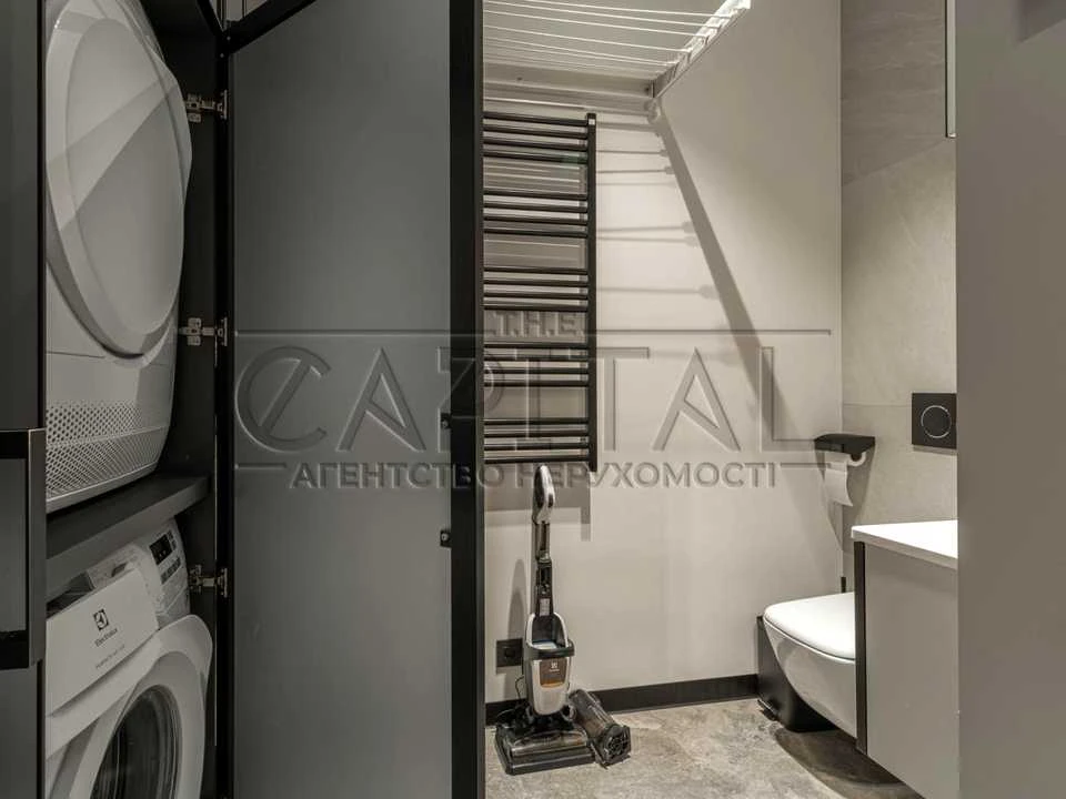 Apartment. Kyiv, Saperne Pole st.