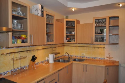 Продаж трикімнатної квартири, метро , ремонт, вул. Левка Лук