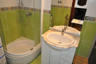 Продаж трикімнатної квартири, метро , ремонт, вул. Левка Лук