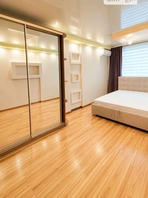 Продаж 1к квартири 33.8 кв. м на вул. Олександра Архипенка 5