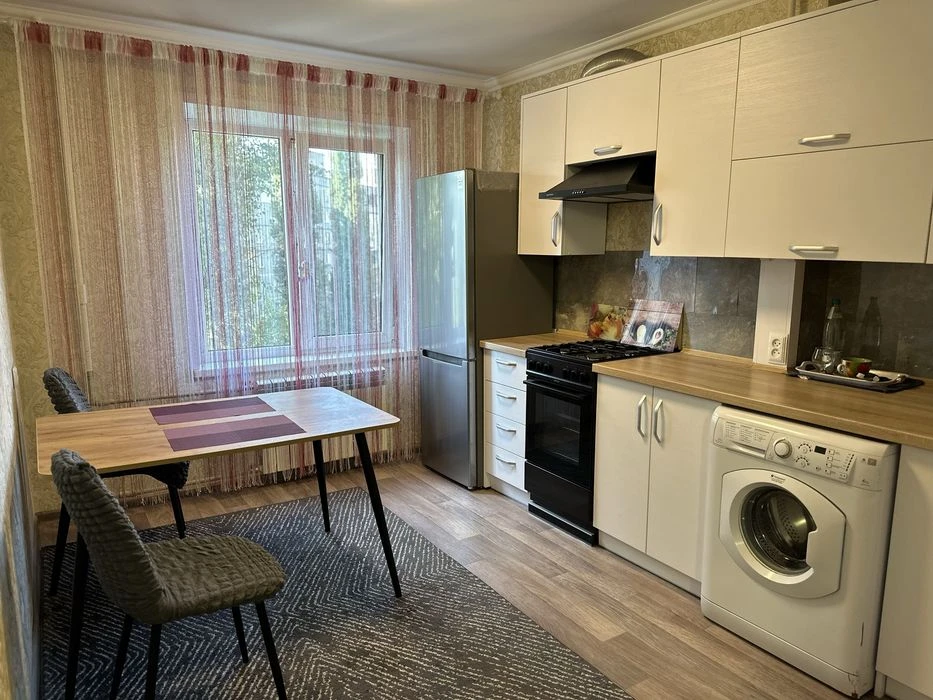 Продаж квартири Ремонт Набережна Перемоги
