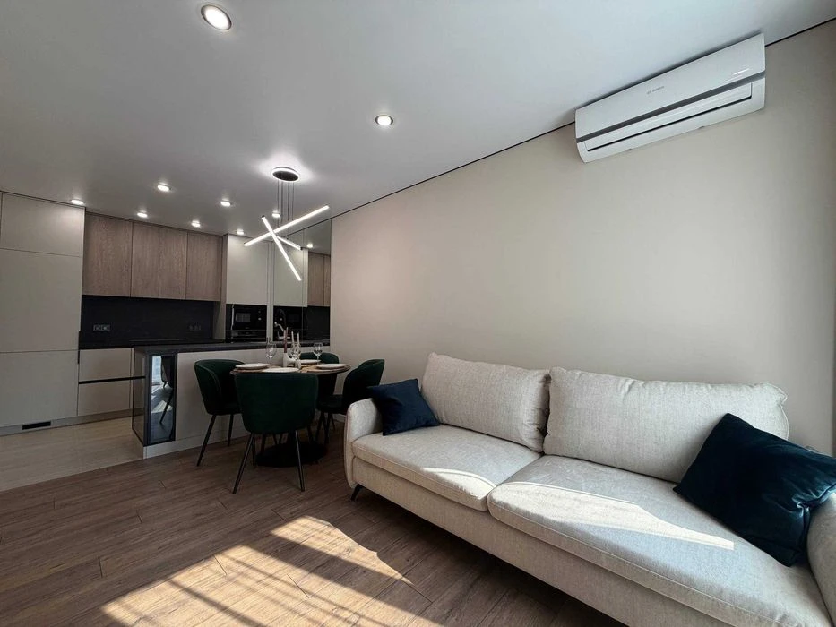 БЕЗ КОМІСІЇ Стильна 2к квартира 60 м² дизайнерський ремонт Ж