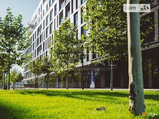 Продаж 1к квартири 55 кв. м на вул. Набережно-Рибальська дор