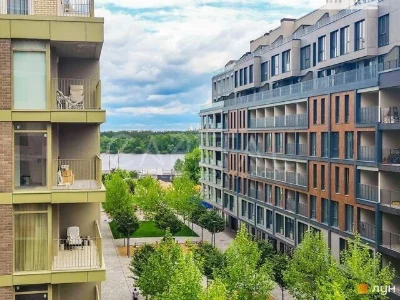 Продаж 1к квартири 55 кв. м на вул. Набережно-Рибальська дор