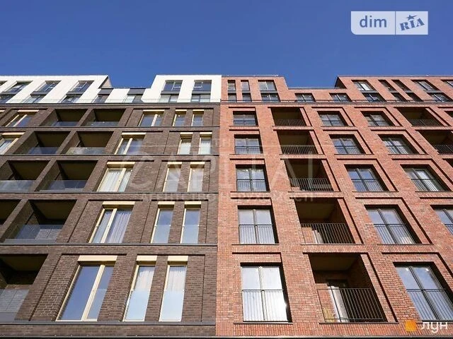 Продаж 1к квартири 55 кв. м на вул. Набережно-Рибальська дор