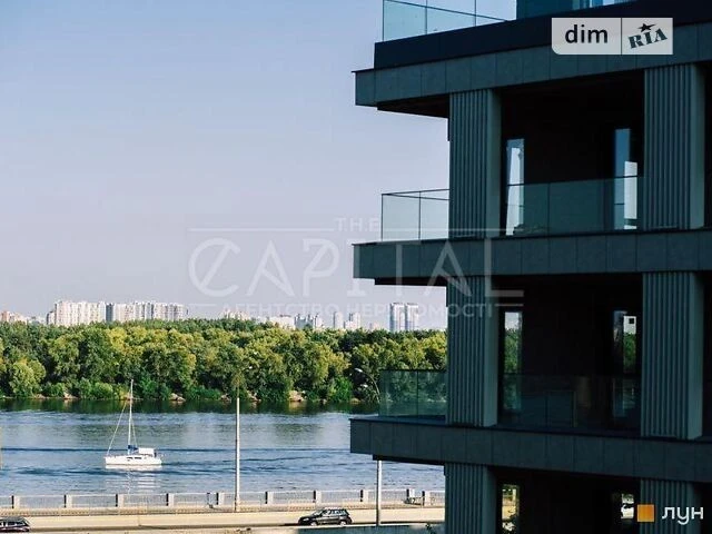 Продаж 1к квартири 55 кв. м на вул. Набережно-Рибальська дор