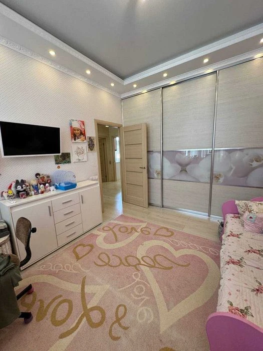 2-room apartment with renovation in a brick house with gas
