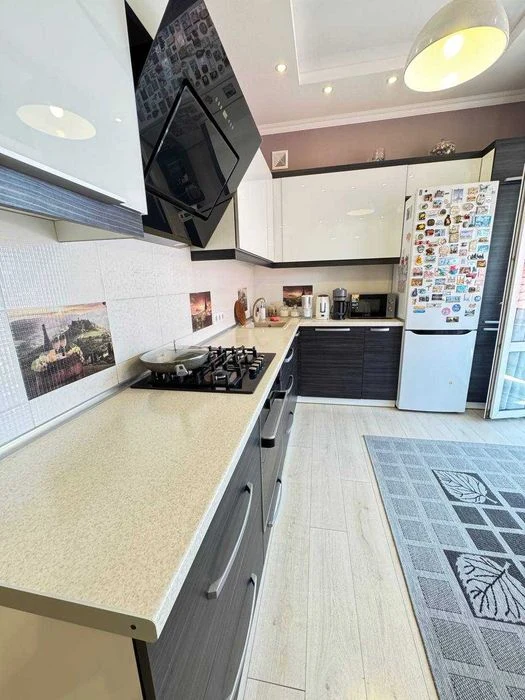 2-room apartment with renovation in a brick house with gas