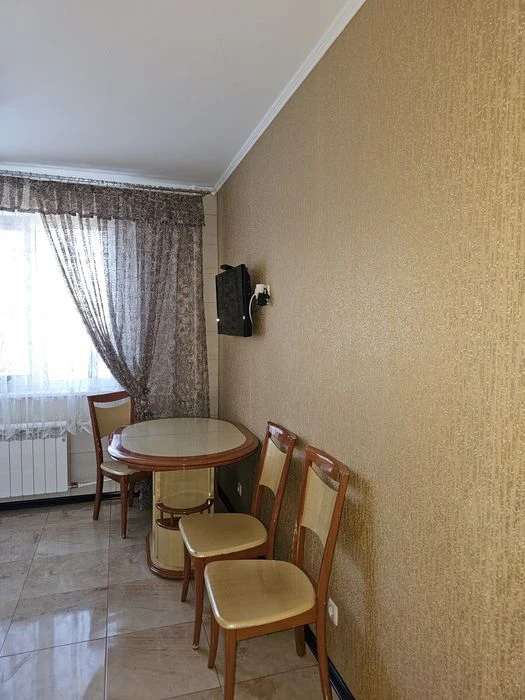 Продаю самую лучшую 3-комнатную квартииу, 2й этаж, Тракторос