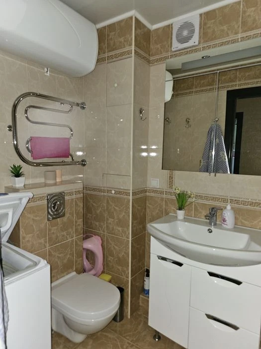 Продаю самую лучшую 3-комнатную квартииу, 2й этаж, Тракторос