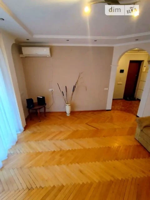 Продаж 3к квартири 84 кв. м на вул. Академіка Заболотного 13