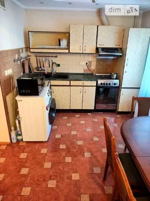 Продаж 3к квартири 84 кв. м на вул. Академіка Заболотного 13