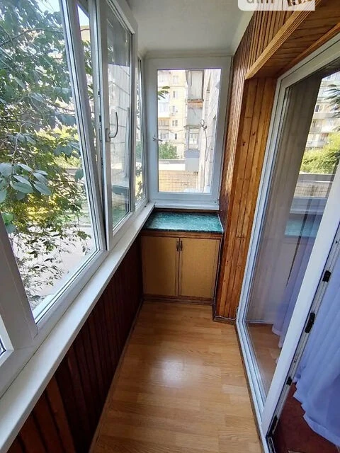 Продаж 3к квартири 84 кв. м на вул. Академіка Заболотного 13