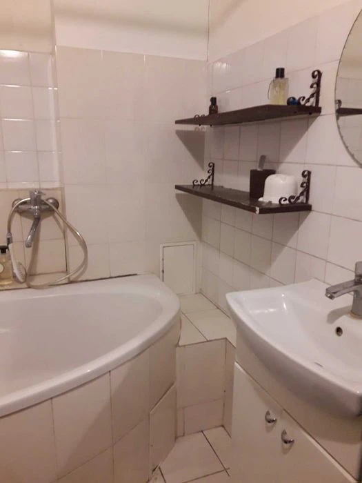 Продам 2 х комнатную  квартиру на Средней Косвенной Сталинка