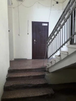 Продам 2 х комнатную  квартиру на Средней Косвенной Сталинка