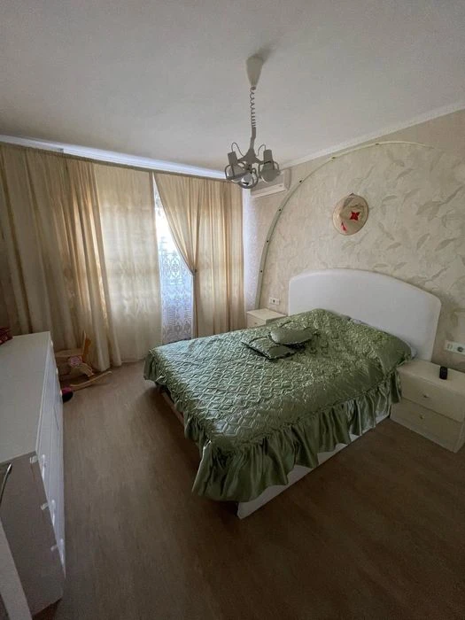 Продам 3к. кв. на Титова/ Независимости/ Новокрымской. Стиль