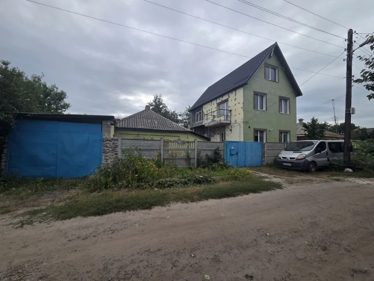 Продам домовладение с 2 домами на участке 9 соток! Индустриа