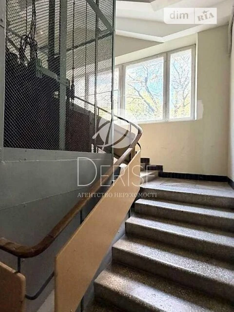 Продаж 3к квартири 90.4 кв. м на вул. Михайла Грушевського 3