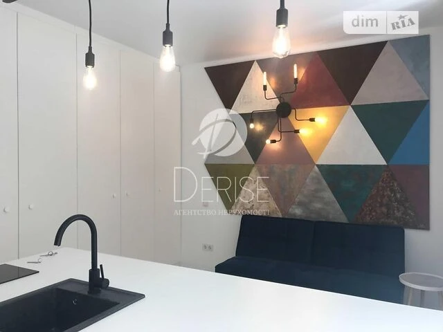 Продаж 1к квартири 32 кв. м на вул. Верхній Вал 40 • ID 3481