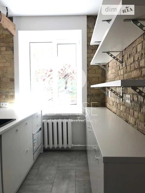 Продаж 1к квартири 32 кв. м на вул. Верхній Вал 40 • ID 3481