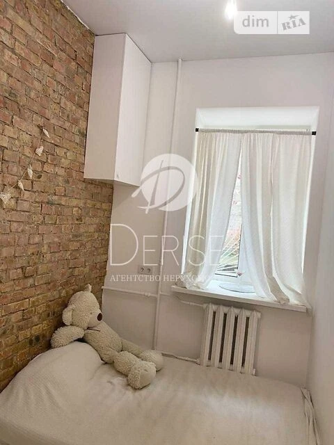 Продаж 1к квартири 32 кв. м на вул. Верхній Вал 40 • ID 3481