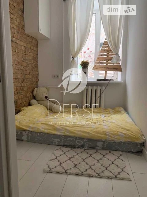 Продаж 1к квартири 32 кв. м на вул. Верхній Вал 40 • ID 3481