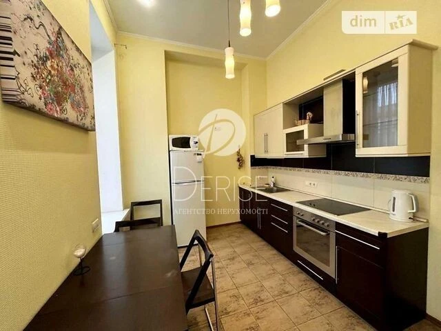 Продаж 3к квартири 79 кв. м на вул. Євгена Чикаленка 21Б • I