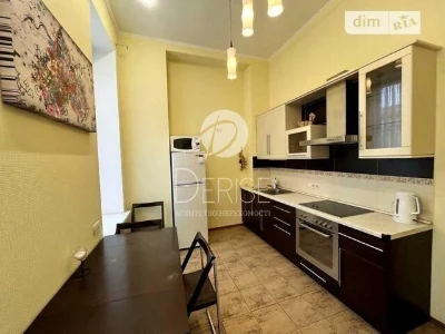 Продаж 3к квартири 79 кв. м на вул. Євгена Чикаленка 21Б • I