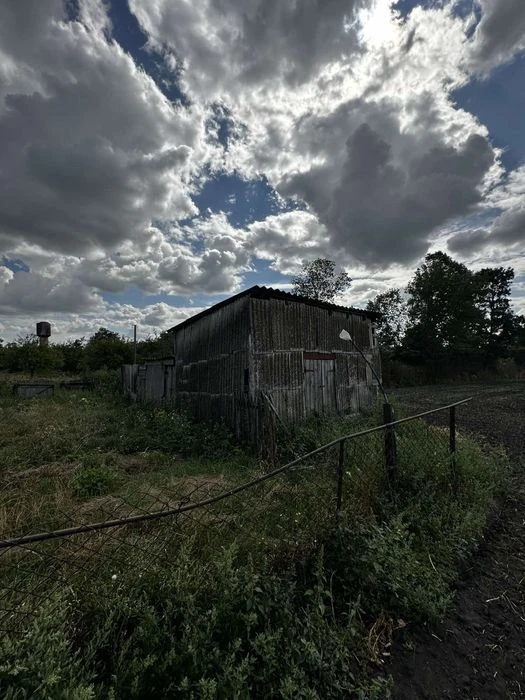 Продам будинок  в селі Хижинці