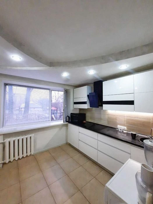 Продам 3 кім.квартиру 82 кв.м. Евроремонт, техніка, меблі