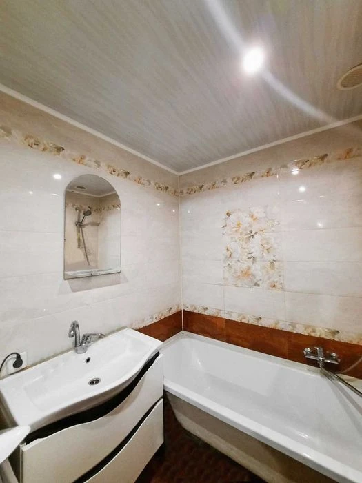 Продам 3 кім.квартиру 82 кв.м. Евроремонт, техніка, меблі