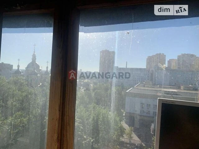 Продаж 1к квартири 29 кв. м на просп. Дмитра Павличка 10А •
