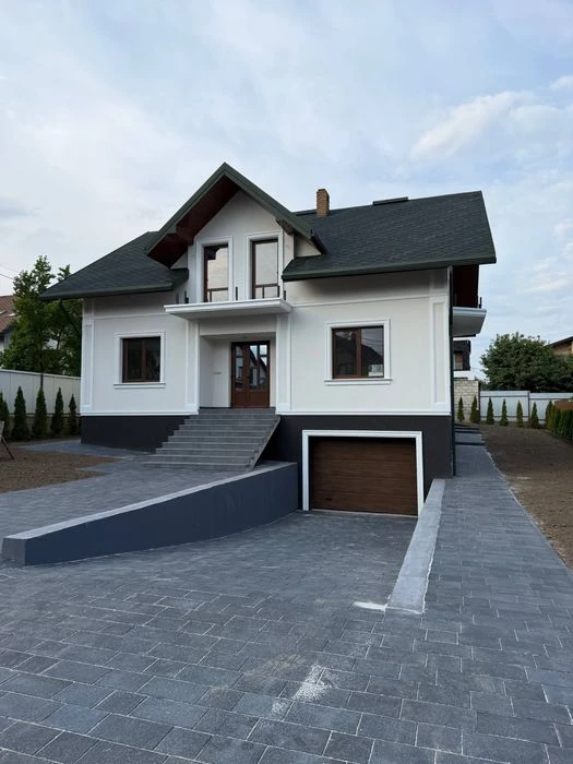 Продаж будинку  з частковим ремонтом