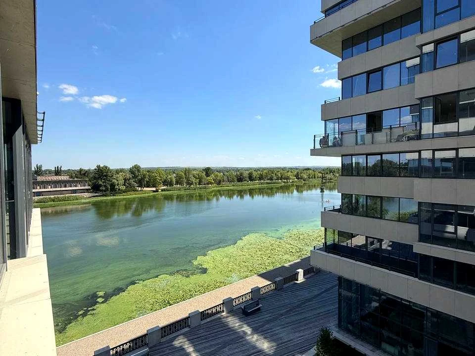 Apartment. Dnipro, Naberezhna Peremohy st.