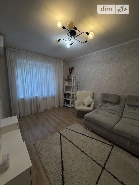 Продаж 1к квартири 30 кв. м на вул. Василя Касіяна 2Б • ID 3
