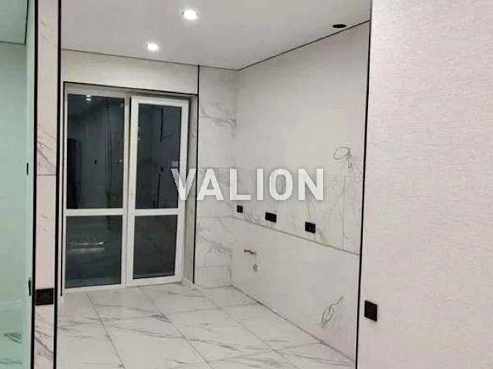 Apartment. Kyiv, Obukhivska St., 91 a