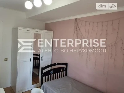 Продаж 3к квартири 63 кв. м на вул. Гетьмана Кирила Розумовс