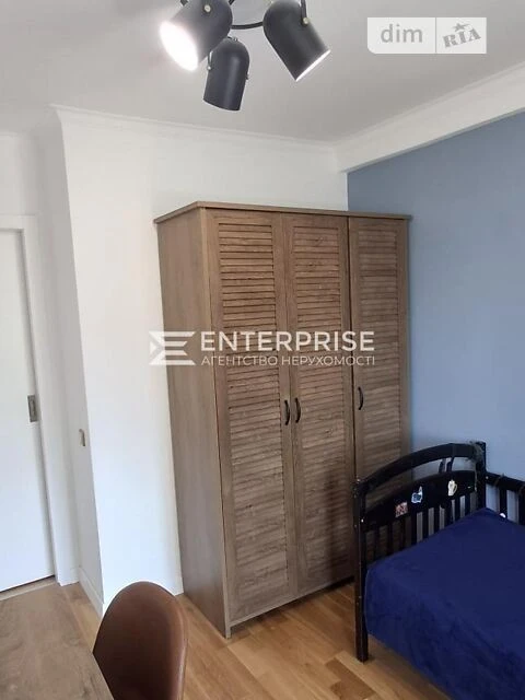Продаж 3к квартири 63 кв. м на вул. Гетьмана Кирила Розумовс