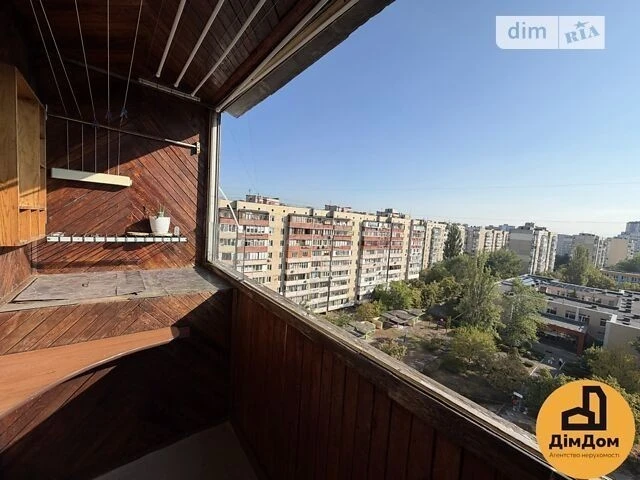 Продаж 2к квартири 56.9 кв. м на вул. Братства тарасівців 5А
