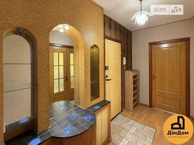 Продаж 2к квартири 56.9 кв. м на вул. Братства тарасівців 5А