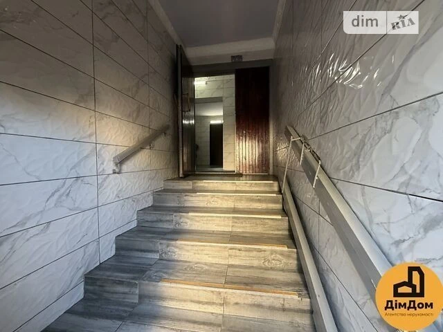 Продаж 2к квартири 56.9 кв. м на вул. Братства тарасівців 5А