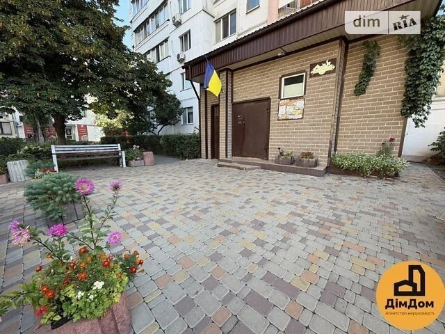 Продаж 2к квартири 56.9 кв. м на вул. Братства тарасівців 5А