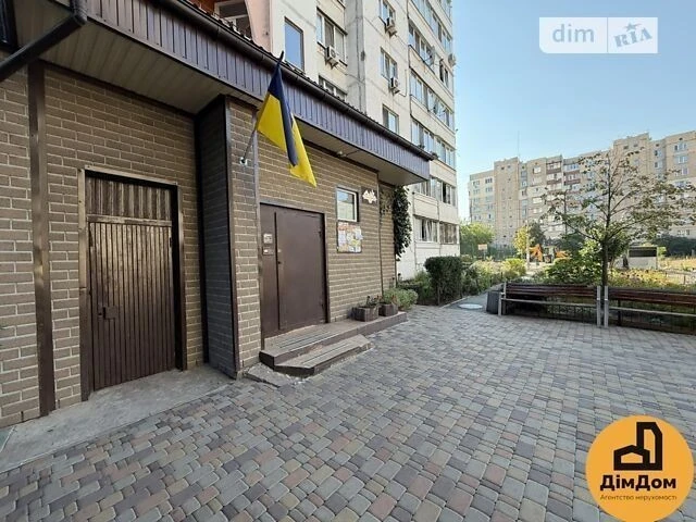 Продаж 2к квартири 56.9 кв. м на вул. Братства тарасівців 5А