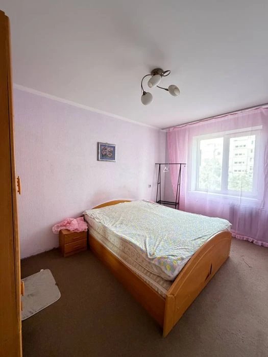 Продаж 2к квартири набережна Перемога