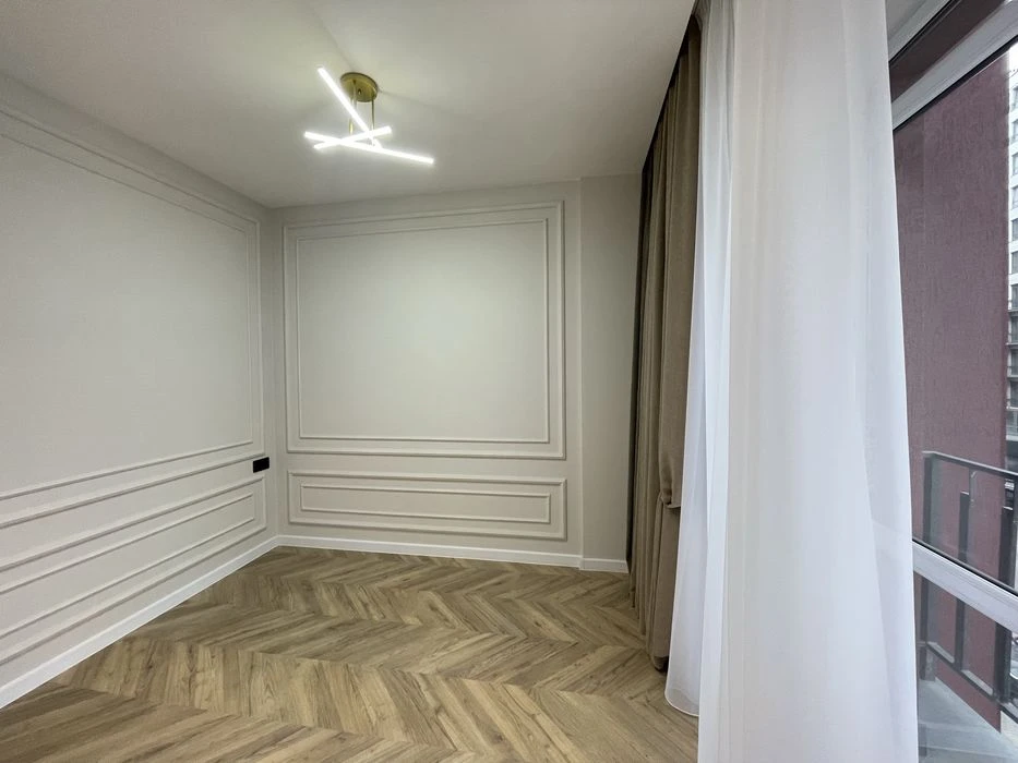 Продаж дво кімнатної квартири із дизайнерським ремонтом Іван