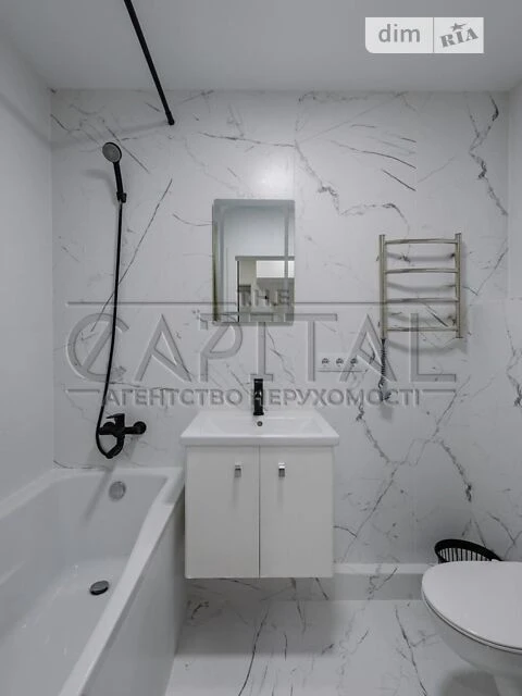 Sale of 2-room apartment 42 sq. m. on Mykhaylo Maksimovicha st. 24 •