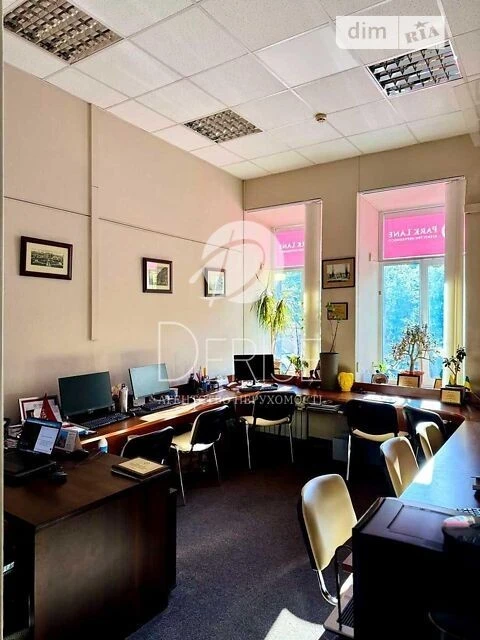 Продаж 6к квартири 186.1 кв. м на вул. Євгена Чикаленка 21 •