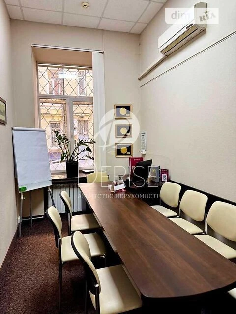 Продаж 6к квартири 186.1 кв. м на вул. Євгена Чикаленка 21 •